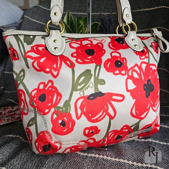 Coach Poppy Hallie Glam Tote Bag 23263 & Matching Wristlet – Limited Edition! 🌸 - Picture 3 of 12